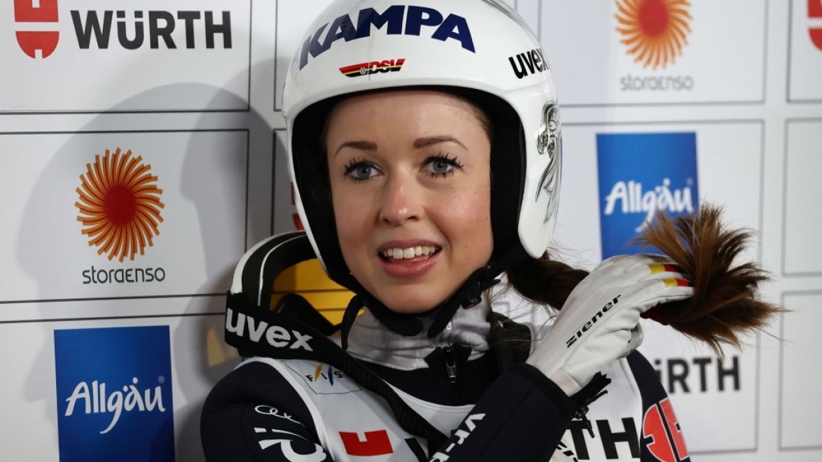 Olympia-Star Juliane Seyfarth glänzt nicht nur auf der Skischanze. (Foto)