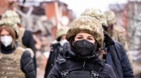 Annalena Baerbock besuchte am Dienstag die Front in der Ostukraine.