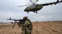 Auf diesem Videostandbild nehmen russische Marineinfanteristen während der Militärübungen 