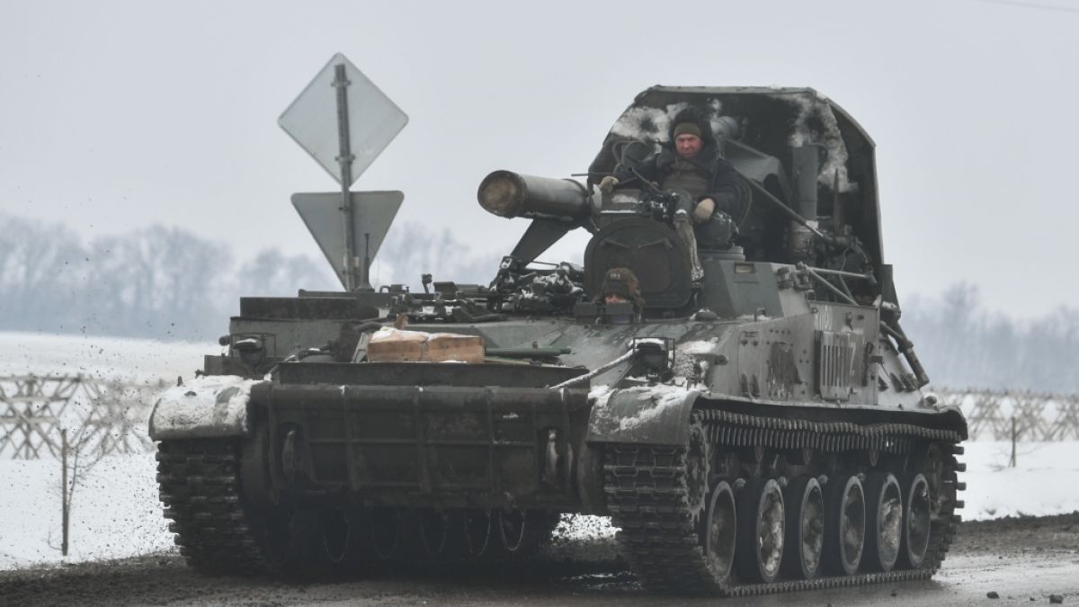 Auch dieser Panzer trägt das "Z"-Symbol, zu sehen auf der rechten Seite. (Foto)