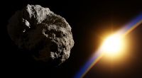 Am 9. März 2022 schrammt ein Asteroid förmlich an der Erde vorbei.