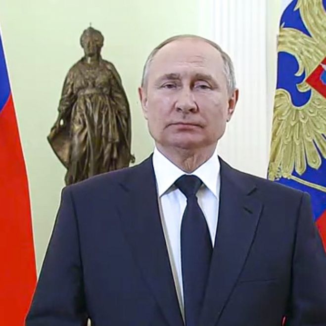 Kreml-Chef gesichtet! Wladimir Putin versteckt sich in Supermarkt