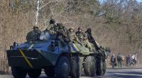 Deutsche reisen freiwillig in die Ukraine, um gegen Putins Truppen zu kämpfen.