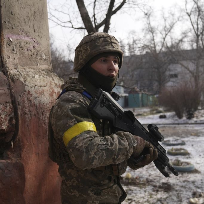 Russen-Armee kesselt Kiew ein, Evakuierung von Mariupol gescheitert