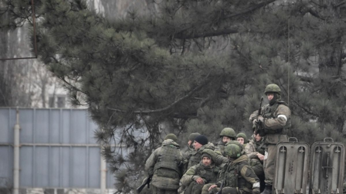 Russische Soldaten haben einen behinderten, ukrainischen Kämpfer erschossen. (Foto)