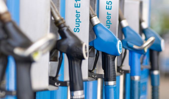 Benzinpreise im Vergleich: Die aktuellen Preise für Super, E10 und Diesel an den Tankstellen in Ihrer Nähe im Überblick.