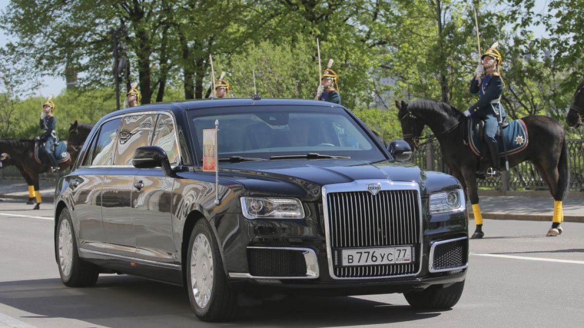 Bei Wladimir Putins Amtseinführung im Jahr 2018 wurde die kugelsichere Luxus-Limousine erstmals der Öffentlichkeit vorgestellt. (Foto)