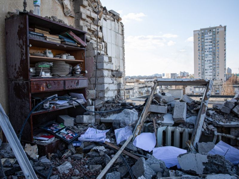 das foto beschuss zerstoertes wohnhaus hauptstadt kiew auch