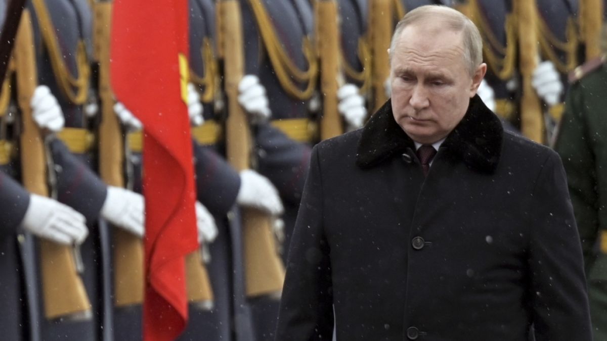 Wladimir Putin soll seine Soldaten in Massengräbern bestatten lassen. (Foto)