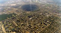 Die weltweit größte offene Diamanten-Mine findet sich in der sibirischen Stadt Mirny.