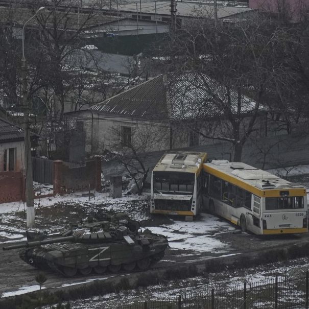 Für 9.000 Euro und Staatsbürgerschaft! Kommandeur übergibt Panzer an Ukraine