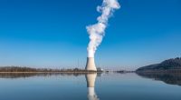 Das Ende für das noch betriebene Atomkraftwerk Isar 2 im Landkreis Landshut scheint besiegelt, während andere Länder in Europa den Atomausstieg aufschieben.
