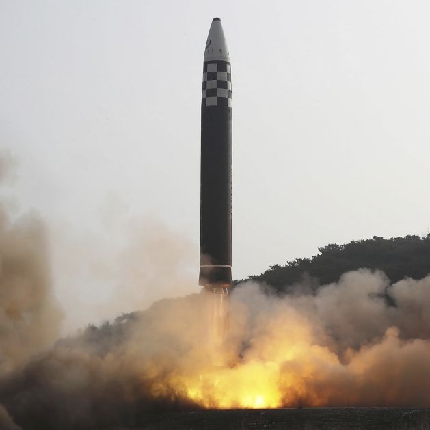 Atomkriegs-Angst wächst! Nordkorea-Diktator testet Monster-Rakete 