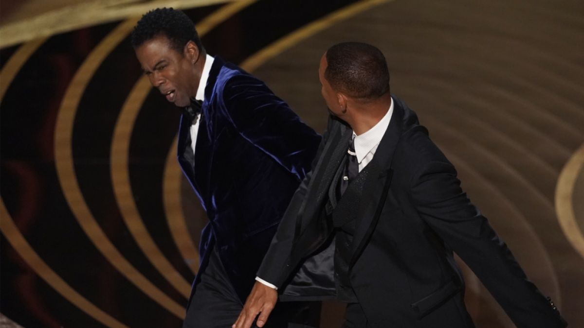 Dieser Schlag hat gesessen: Oscar-Gewinner Will Smith verpasste Comedian Chris Rock bei der Preisverleihung eine schallende Ohrfeige. (Foto)
