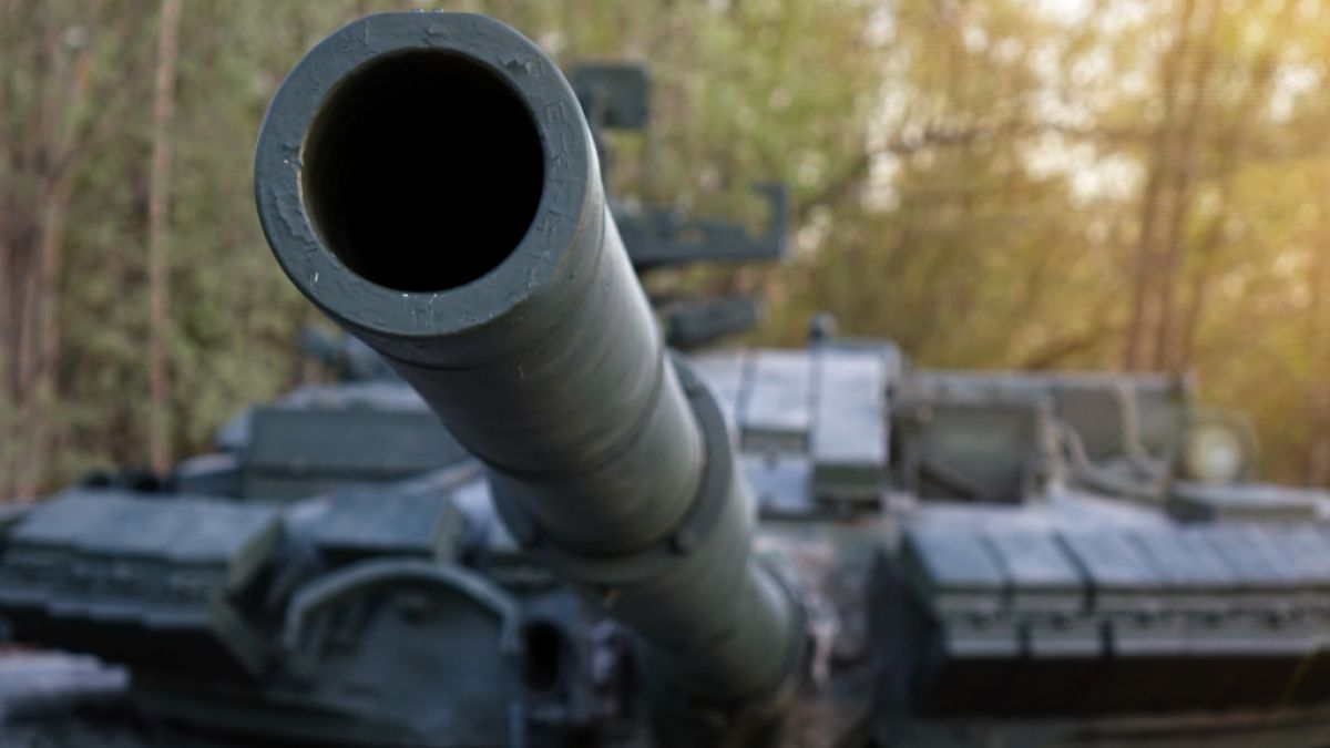 In Nowa Basan hat ein einzelner Ukraine-Panzer einen kompletten Russen-Konvoi lahmgelegt. (Foto)