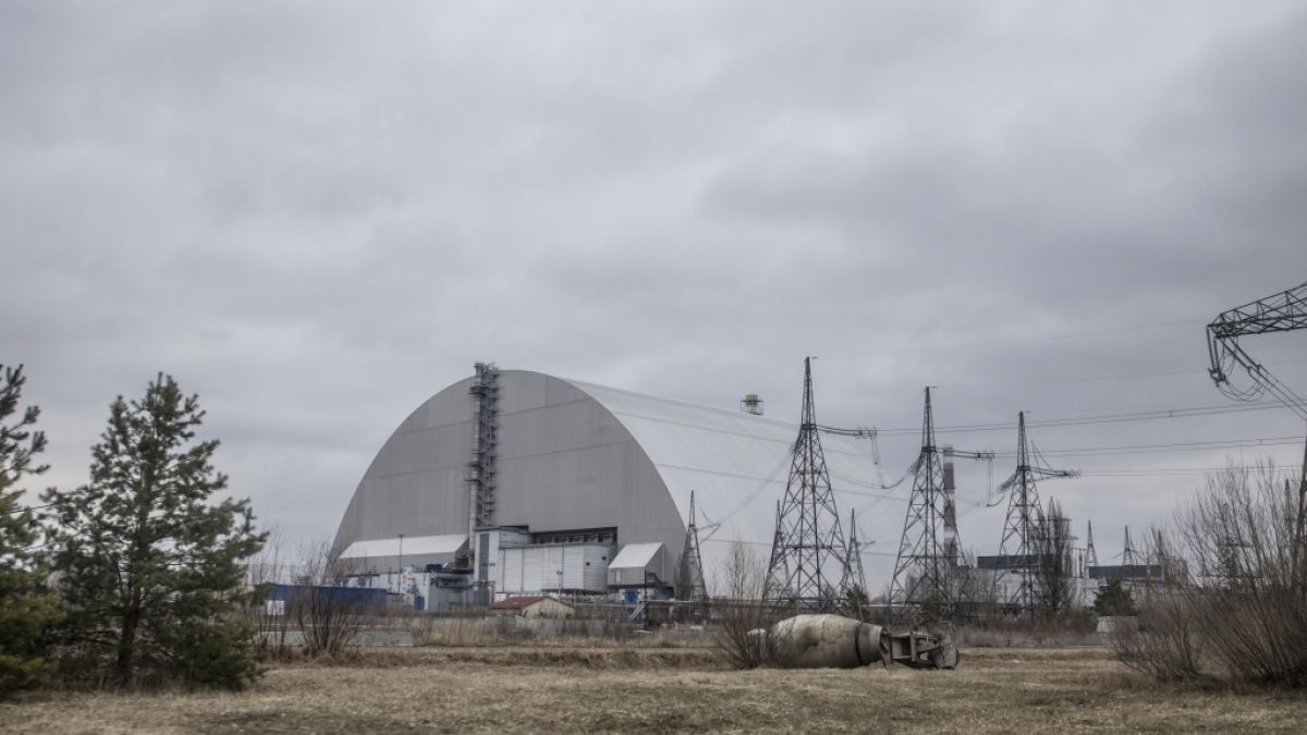 Eine Schutzkonstruktion bedeckt den explodierten Reaktor des Kernkraftwerks Tschernobyl. (Foto)