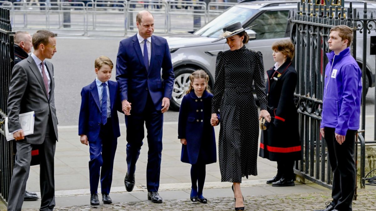Herzogin Kate hat alles im Griff - ihre Kinder George und Charlotte wissen genau, was sie keinesfalls dürfen. (Foto)