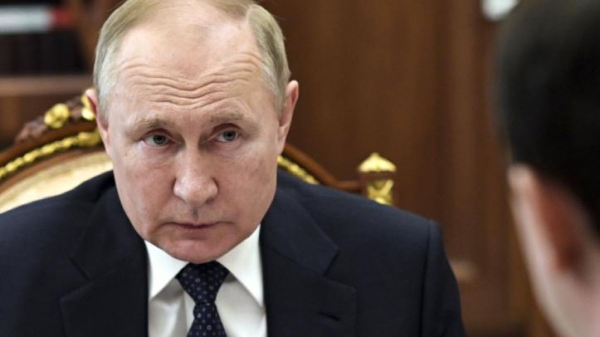 Die Nachrichten des Tages auf news.de: Wladimir Putin: Panik vor Verrat! Kreml-Tyrann stellt 150 Geheimdienst-Offiziere kalt (Foto)