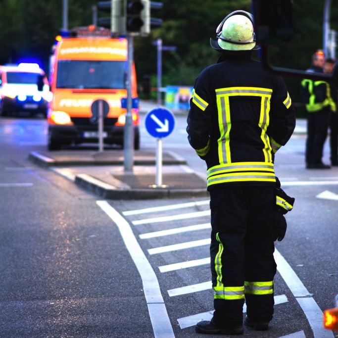 Freiwillige Feuerwehr Königshardt löscht brennende Garage