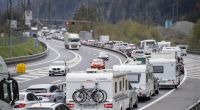 Über die Osterfeiertage droht wieder Stau auf Deutschlands Autobahnen.