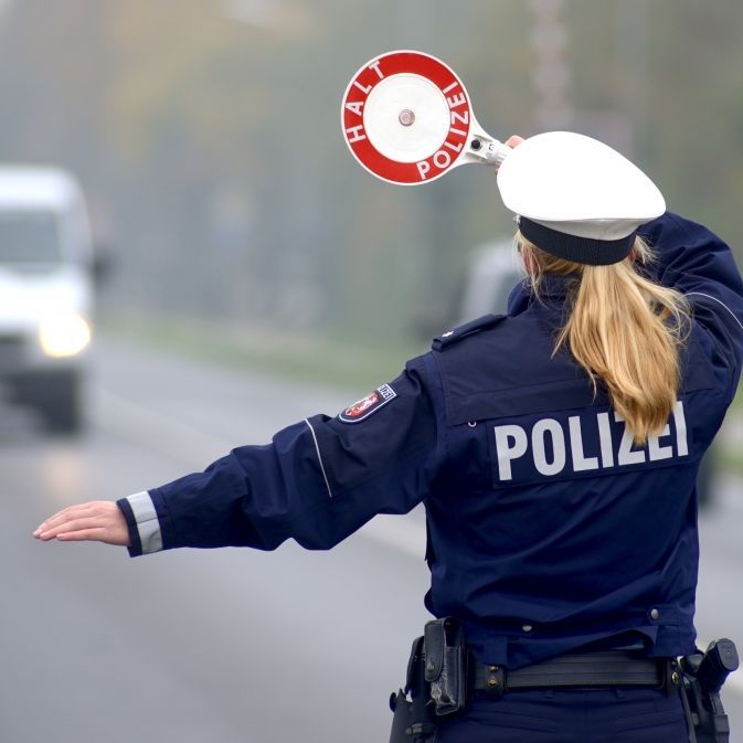 Verkehrspolizei zieht Schrott-Lkw aus dem Verkehr / Beamte stellten insgesamt 45 Mängel fest