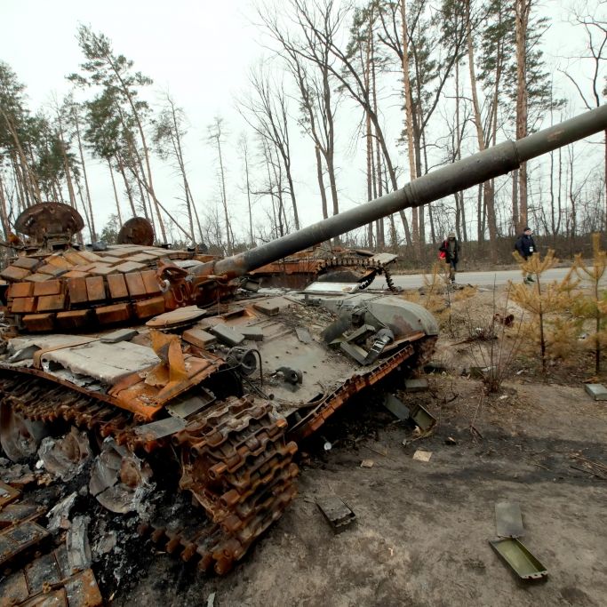 Schock-Video! Russen-Panzer schießt eigene Kameraden ab - Mega-Explosion