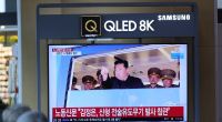 Ein Fernsehbildschirm in Seoul zeigt eine Nachrichtensendung über Nordkoreas Machthaber Kim Jong-un, in der von einem angeblichen Test einer neuartigen 
