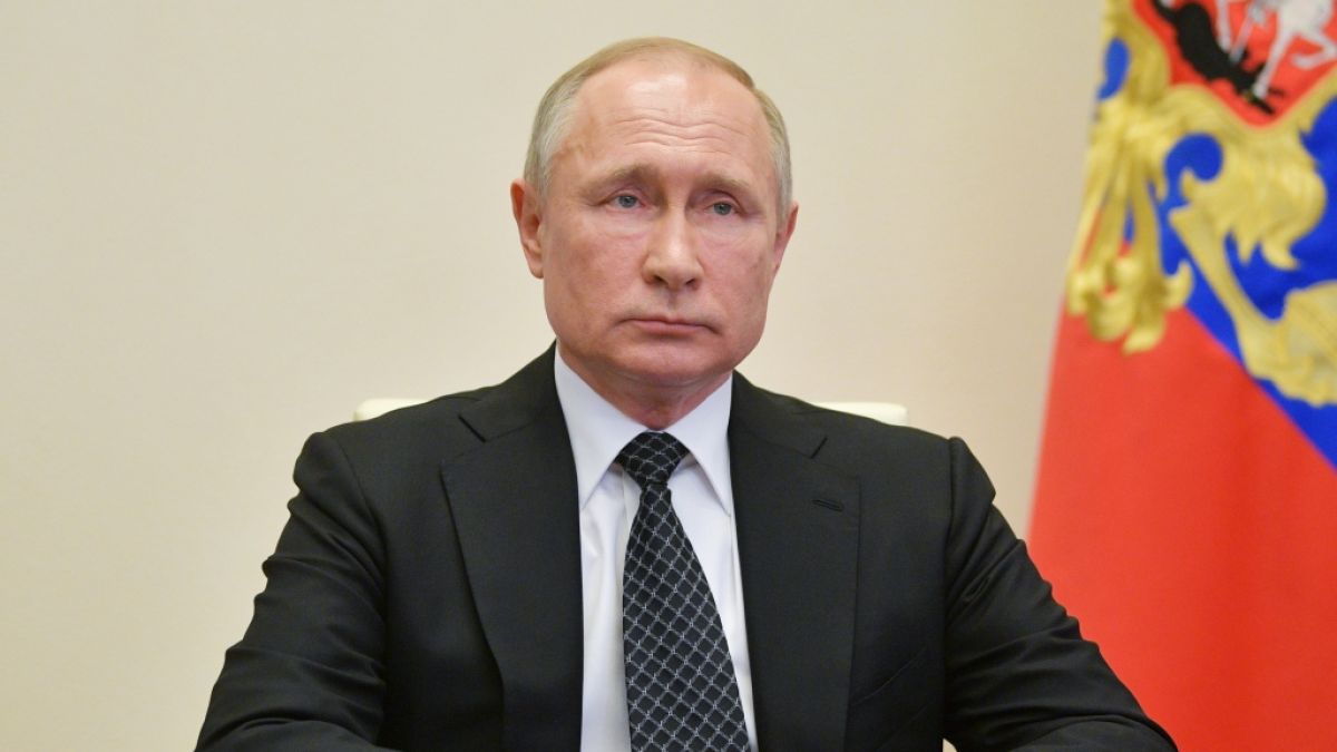 Wladimir Putin hat die mutmaßlichen Butscha-Mörder für ihre "Verdienste" im Ukraine-Krieg geehrt. (Foto)