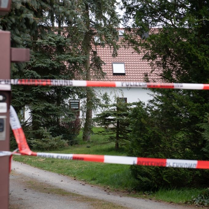 4 Tote in Einfamilienhaus! Ermittler bestätigen tödliche Schüsse