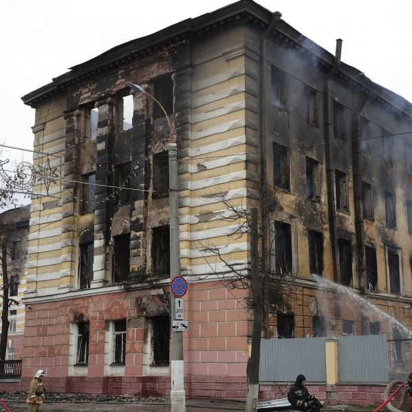 Putin-Chemiefabrik und geheimes Forschungslabor brennen lichterloh