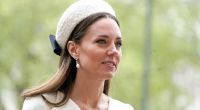 Für ihren eleganten Auftritt beim Anzac-Day 2022 entschied sich Herzogin Kate für ein Outfit, das aufmerksamen Royals-Fans bekannt vorkommen dürfte.