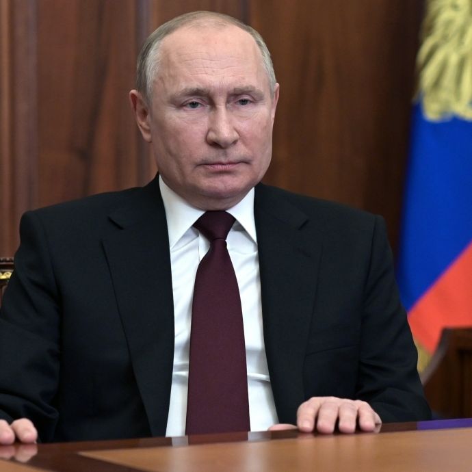 Hatte der Kreml-Tyrann einen Schlaganfall? Putin schockt mit Zitter-Auftritt