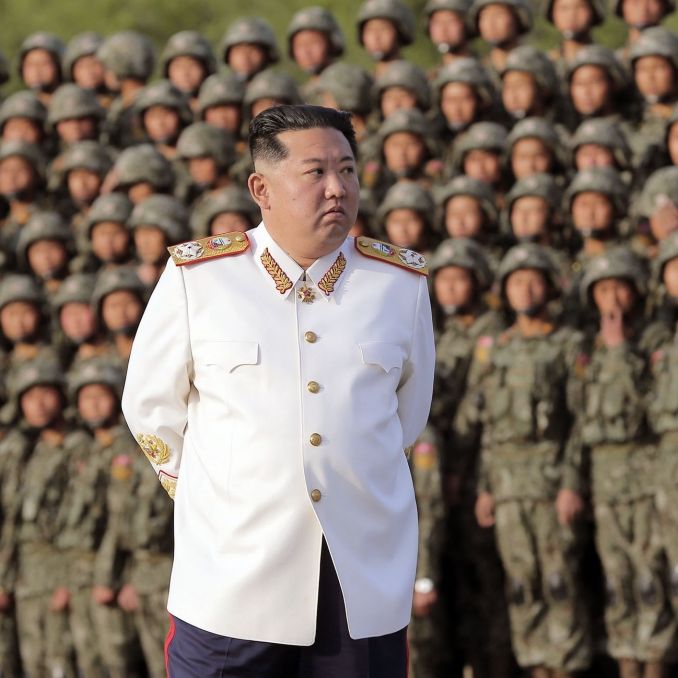 Atomwaffen einsatzbereit! Nordkorea-Diktator droht mit Präventivschlag