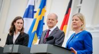 Die Ministerpräsidentinnen von Finnland und Schweden, Sanna Marin (l.) und Magdalena Andersson trafen am Dienstag, den 3. Mai Bundeskanzler Olaf Scholz.