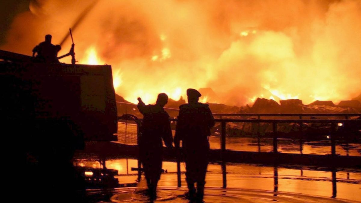 Ein von Russland kontrolliertes Öldepot ist in Flammen aufgegangen (Symbolbild). (Foto)