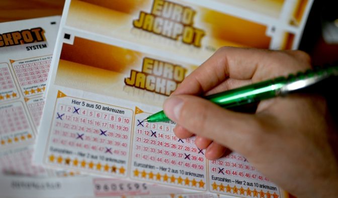 Mit etwas Glück beim Ankreuzen können Sie beim Eurojackpot immer zwischen 10 und 120 Millionen sofort gewinnen.