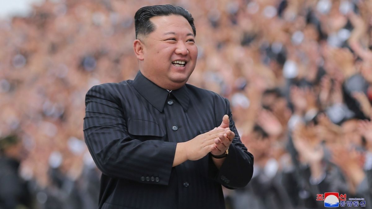 Nordkoreas Diktator Kim Jong-un testete erneut eine atomwaffenfähige Rakete. (Foto)