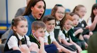 Herzogin Kate ist bei ihrem Besuch der St. John's Grundschule in Glasgow völlig aus dem Häuschen.