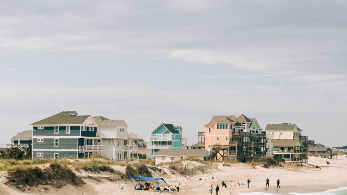 Strandhäuser in den Outer Banks im US-Bundesstaat North Carolina. (Foto)