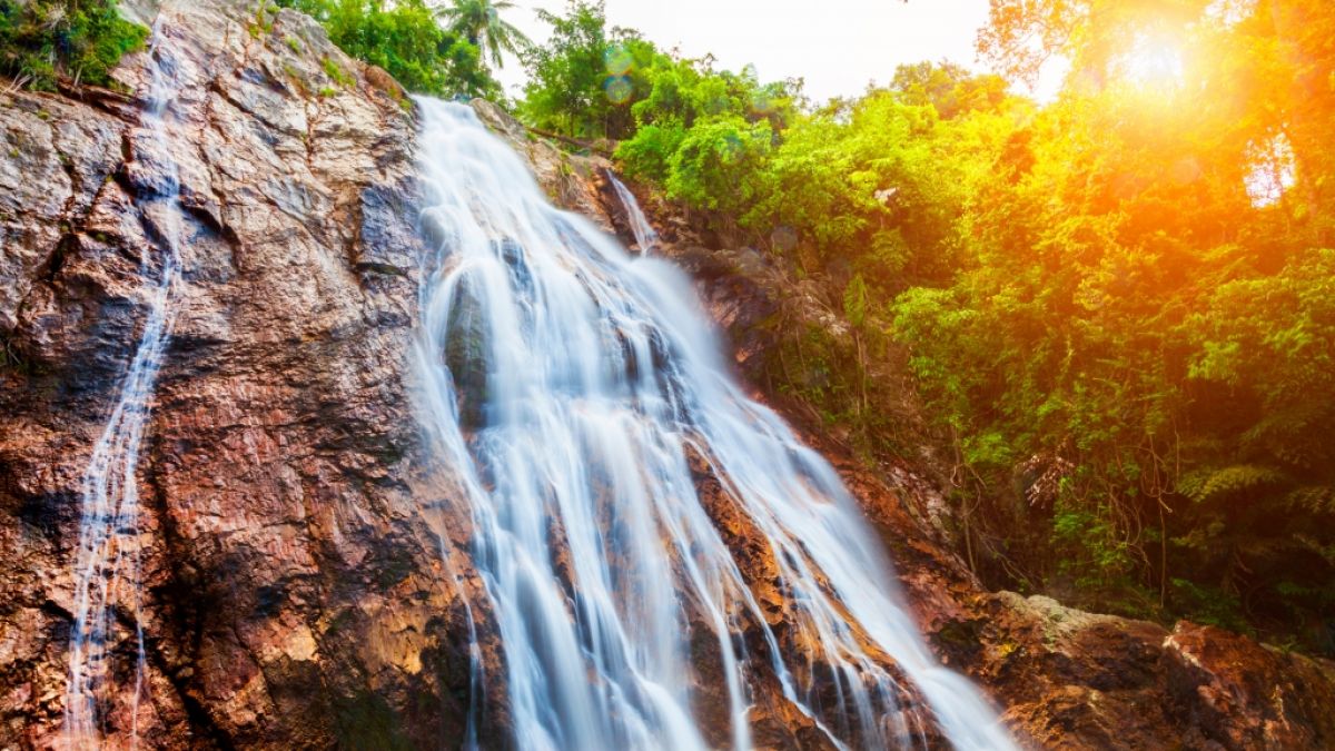 Eine 23-jährige Touristin stürzte von einem Wasserfall auf Koh Samui in den Tod. (Foto)