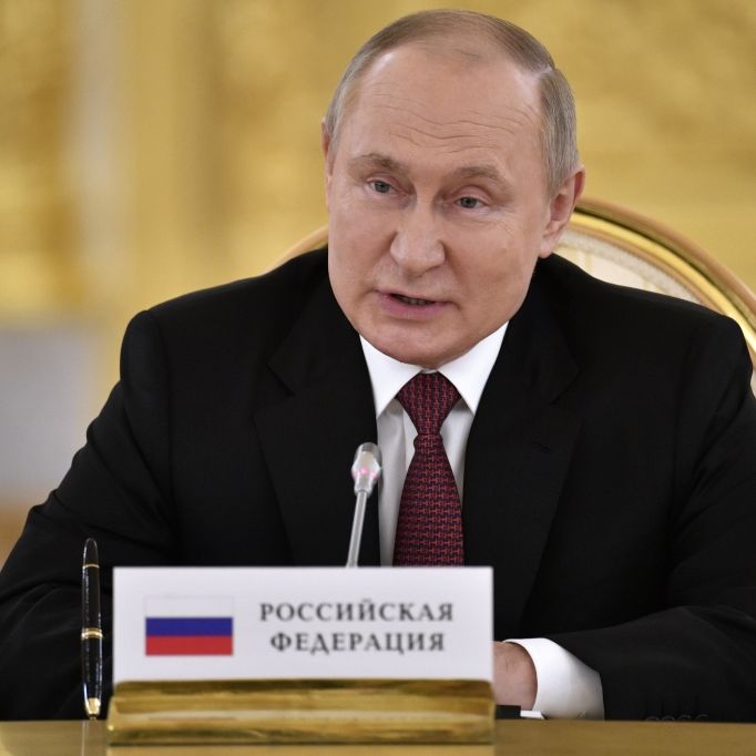 Erschütternder Zappel-Auftritt! Kreml-Chef kann Füße nicht stillhalten
