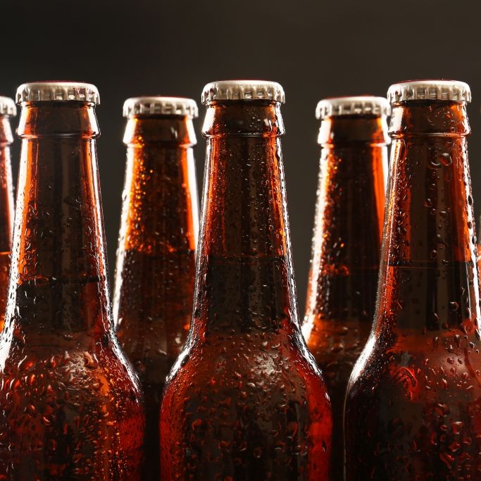 Keime, Glyphosat und Co.! DIESE Discounter-Biere schmieren im Test ab
