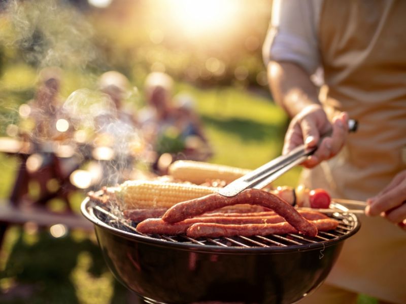 Bußgelder beim Grillen: Bis zu 5.000 Euro Strafe - an diesen Orten sollten Sie lieber nicht grillen