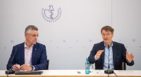 RKI-Präsident Lothar Wieler (l.) und Gesundheitsminister Karl Lauterbach stellten bei einer Pressekonferenz ihre Pläne zum Umgang mit den Affenpocken vor.