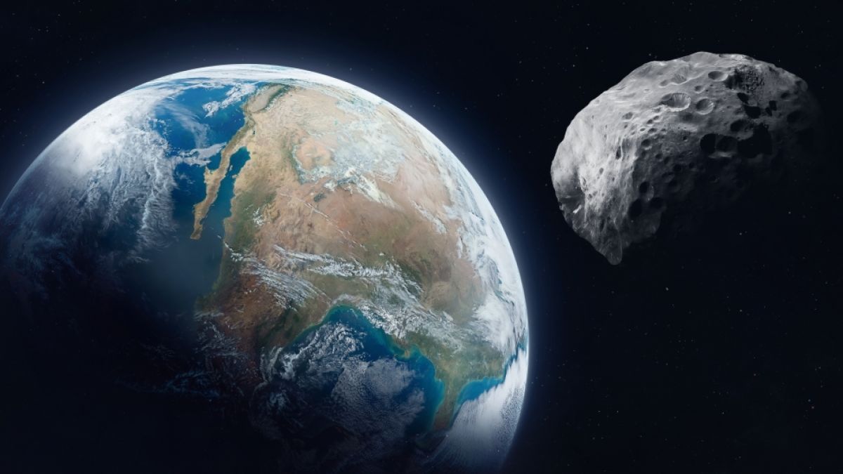 Ein gewaltiger Asteroid kracht kurz nach Himmelfahrt in Erdnähe. (Foto)