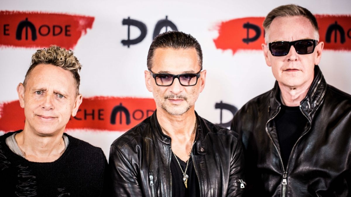 Andy Fletcher (re.), hier mit seinen "Depeche Mode"-Kollegen Martin Gore und Dave Gahan, ist im Alter von nur 60 Jahren gestorben. (Foto)