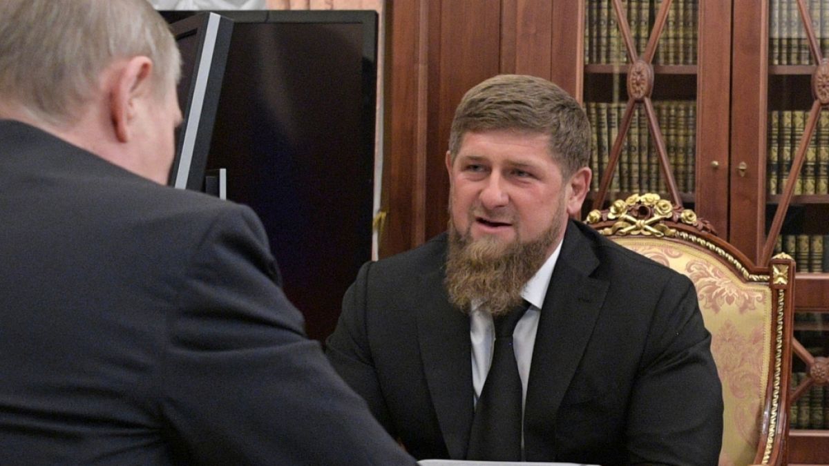 Wladimir Putin und Tschetschenen-Führer Ramsan Kadyrow im Gespräch. (Foto)