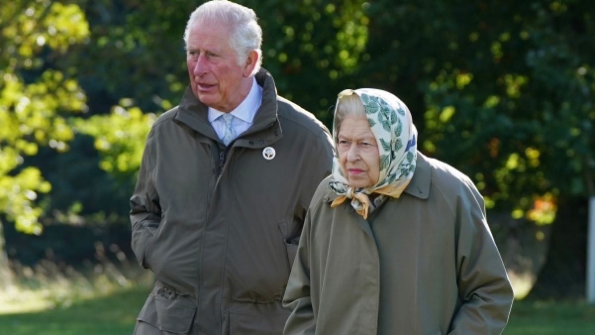 Noch steht Prinz Charles im Schatten von Queen Elizabeth II., doch als nächster König kann sich der Thronfolger schon jetzt der überwältigenden Unterstützung der Briten gewiss sein. (Foto)