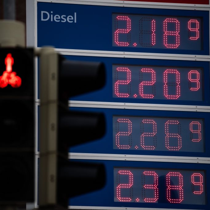 Benzin-Engpass und purzelnde Preise! Droht ab heute Chaos an den Tankstellen?
