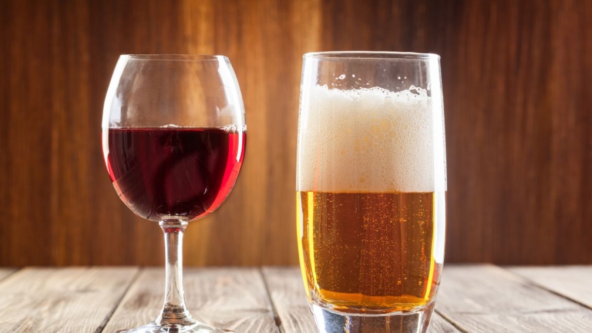 Die Bundesärztekammer fordert höhere Steuern für Bier und Wein. (Foto)
